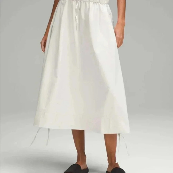 NWTs Lululemon High Low Side Slit SHR Skirt Size M - Picture 3 of 6